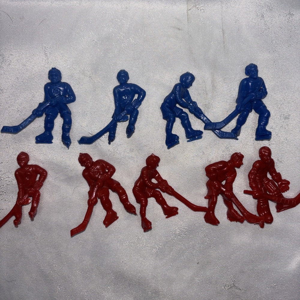 Vintage 1956 - 1957 Kellogg's Cereal 5 Red 4 Blue Plastic Hockey Players Collect